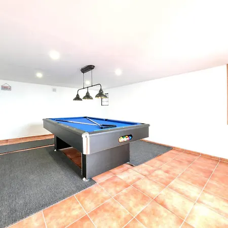 Dom wakacyjny Casa Felix - Private Pool, Pool Table And Bbq By Lanzarote