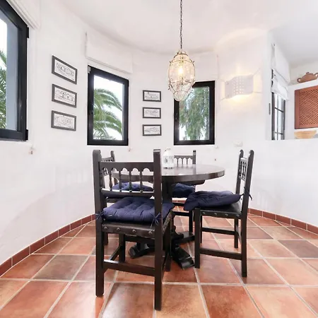 Dom wakacyjny Casa Felix - Private Pool, Pool Table And Bbq By Lanzarote