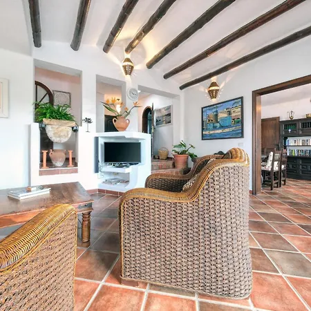 Dom wakacyjny Casa Felix - Private Pool, Pool Table And Bbq By Lanzarote *
